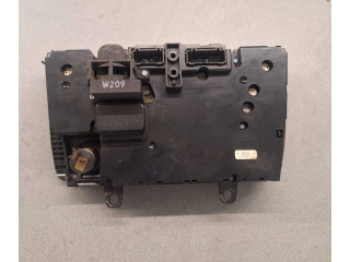 Блок управления климат-контролем 8682929, M3151500032   Volvo V70