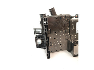 Блок предохранителей 32200334   Volvo XC40    