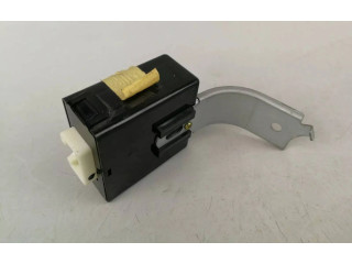 Блок управления G8D-322A-B Mazda Premacy