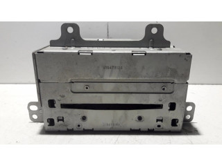 Радио/ проигрыватель CD/DVD / навигация