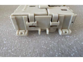 Pojistková skříňka 61138370640 BMW 5 E39 2000