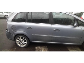 Pojistková skříňka Радио/ проигрыватель / навигация 13251048 Opel Zafira B 2006