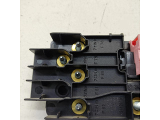 Блок предохранителей 01394841, 013948411 Mercedes-Benz R W251