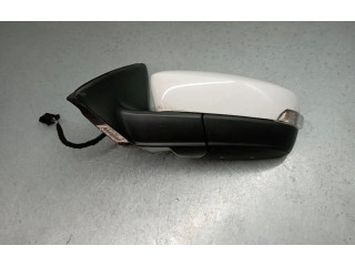 Зеркало электрическое Skoda Fabia Mk3 (NJ) 2015 - 2021 года