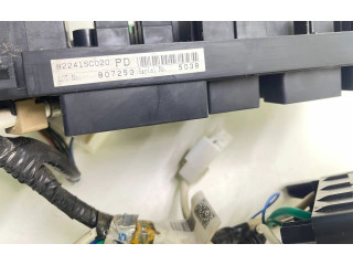 Блок предохранителей 82241SC020, 807253   Subaru Forester SH    