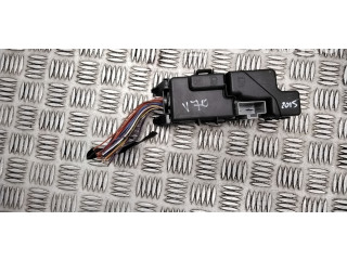 Блок предохранителей 13800159    Volvo V70  D4204T5 