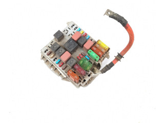 Блок предохранителей 46809993, 46520431 Fiat Albea