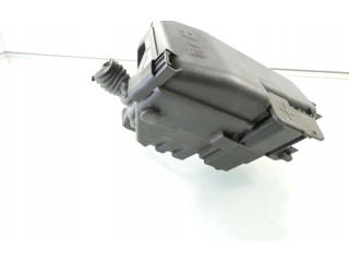 Блок предохранителей  30728132   Volvo S70  V70  V70 XC    