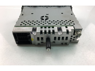 Радио/ проигрыватель CD/DVD / навигация