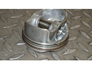 Píst    BMW 1 E81 E87  pro benzínový motor 2.0 N43 B20 A 