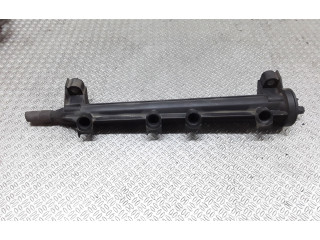 Топливная рампа 06A133317AC   Audi A3 S3 8P  