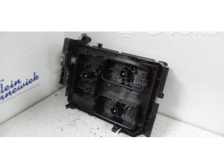 Блок предохранителей 39040849 Vauxhall Astra K