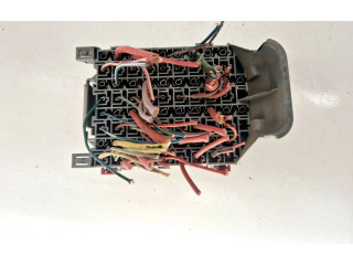 Блок предохранителей  9162439   Volvo V70    