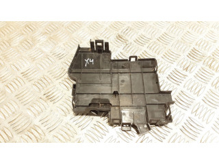 Крышка ящика аккумулятора