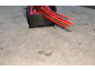 Блок предохранителей Volkswagen Transporter - Caravelle T5