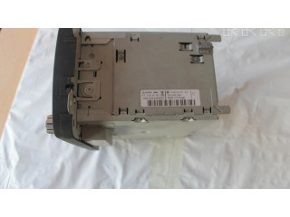 Радио/ проигрыватель CD/DVD / навигация