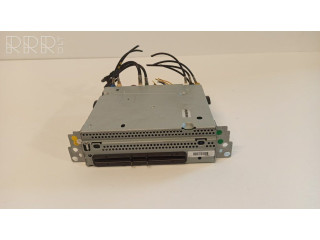 Радио/ проигрыватель CD/DVD / навигация