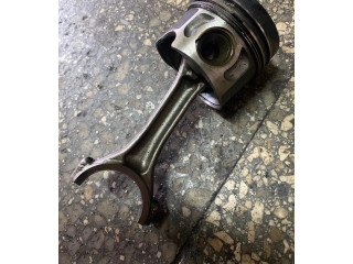 Píst 1R1   Volkswagen PASSAT B5.5     