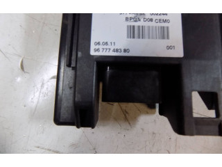 Pojistková skříňka 9677748380, 002244 Peugeot RCZ 2011