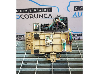 Блок предохранителей  82201FG000, 810502   Subaru Forester SH    