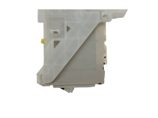 Pojistková skříňka Řídící jednotka BSM 8273076030 Lexus CT 200H 2015