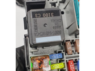 Блок предохранителей  6G9T-14B192-CA   Volvo V70    