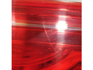 Задний фонарь Jaguar XE 2015- года