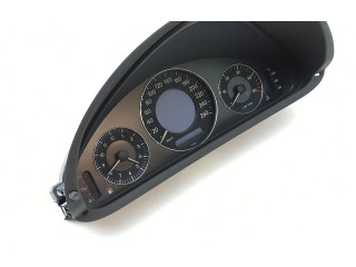 Přístrojová deska Mercedes-Benz CLK A209 C209 2004 A2095407111, 110080282