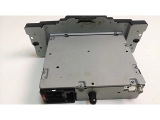 Радио/ проигрыватель CD/DVD / навигация