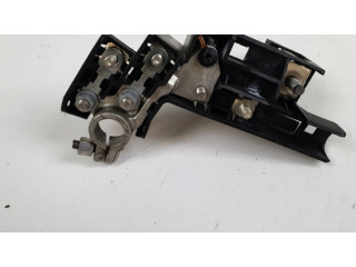 Плюсовый провод (аккумулятора)