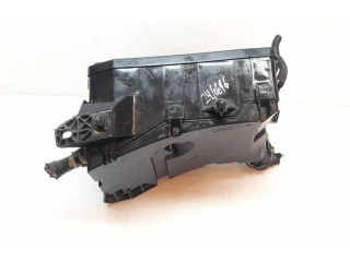 Pojistková skříňka 8264147090 Toyota Prius (XW30) 2011