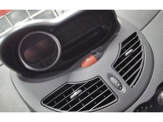 Панель приборов    Renault Twingo II       