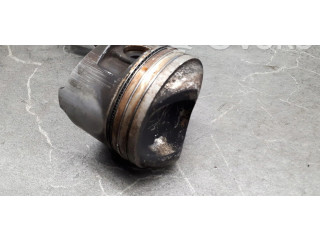 Поршень Mitsubishi Space Wagon