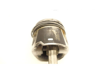  Поршень с шатуном D4204T5 D4204T14 82L175, FO61  Volvo S60  