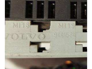 Ящик предохранителей (комплект) 9441584, 9162316   Volvo V70