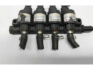 Топливная рампа 67R010256 Mazda 626