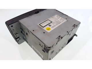 Радио/ проигрыватель CD/DVD / навигация