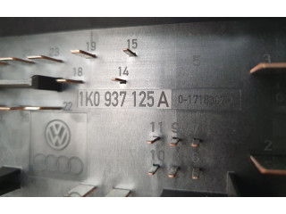 Блок предохранителей 1K0937125A   Volkswagen Jetta V    