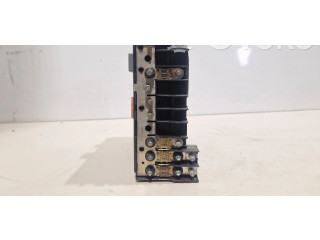 Блок предохранителей  1k0937808   Volkswagen Touran I    