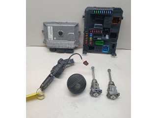 Комплект блоков управления 9805895780, 150271208 Peugeot 2008 I