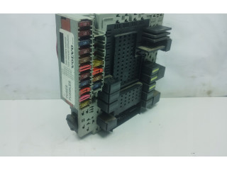 Блок предохранителей  8676286, 8676286   Volvo S80    
