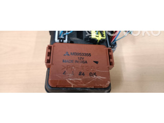 Блок предохранителей MB953355 Mitsubishi Carisma
