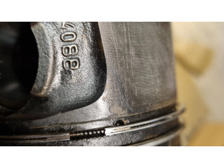 Píst 0840BB BMW 3 E92 E93 pro naftový motor 2.0