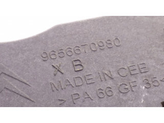 Держатель крыла