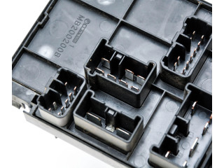 Блок предохранителей 82241SC020, MB100200B   Subaru Forester SH    