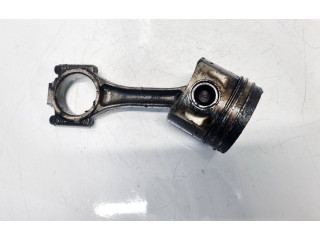 Píst Volkswagen PASSAT B5.5