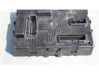 Pojistková skříňka 284B2EM03C Nissan Note (E11) 2012