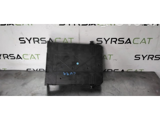 Блок предохранителей Peugeot 2008 I