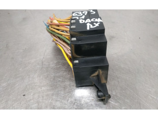 Блок предохранителей 7703297597 Dacia Sandero