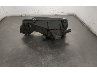 Блок предохранителей 9168986   Volvo S80    